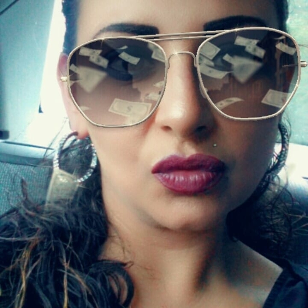 Meet your Posher, Izabel